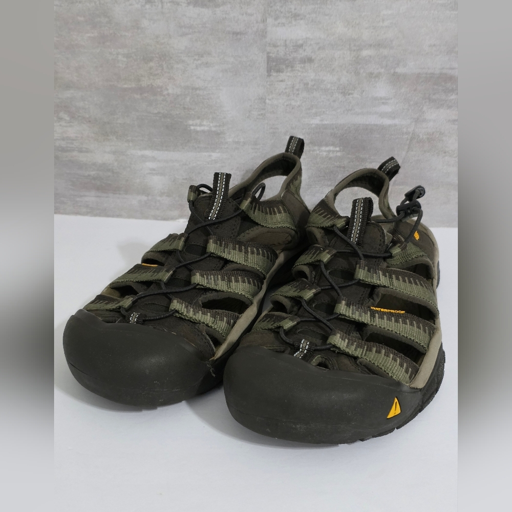 KEEN Men's Olive and Black Adventure Sandals - Picture 2 of 7